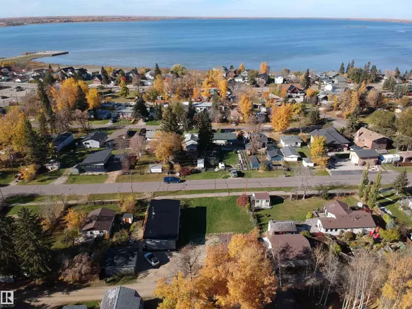 Rural Lac Ste. Anne County, AB T0E 0A0,4623 47 AV