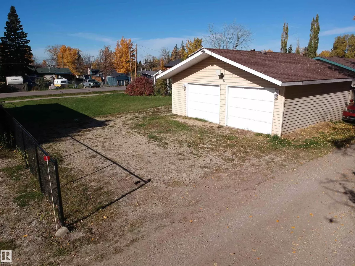 Rural Lac Ste. Anne County, AB T0E 0A0,4623 47 AV