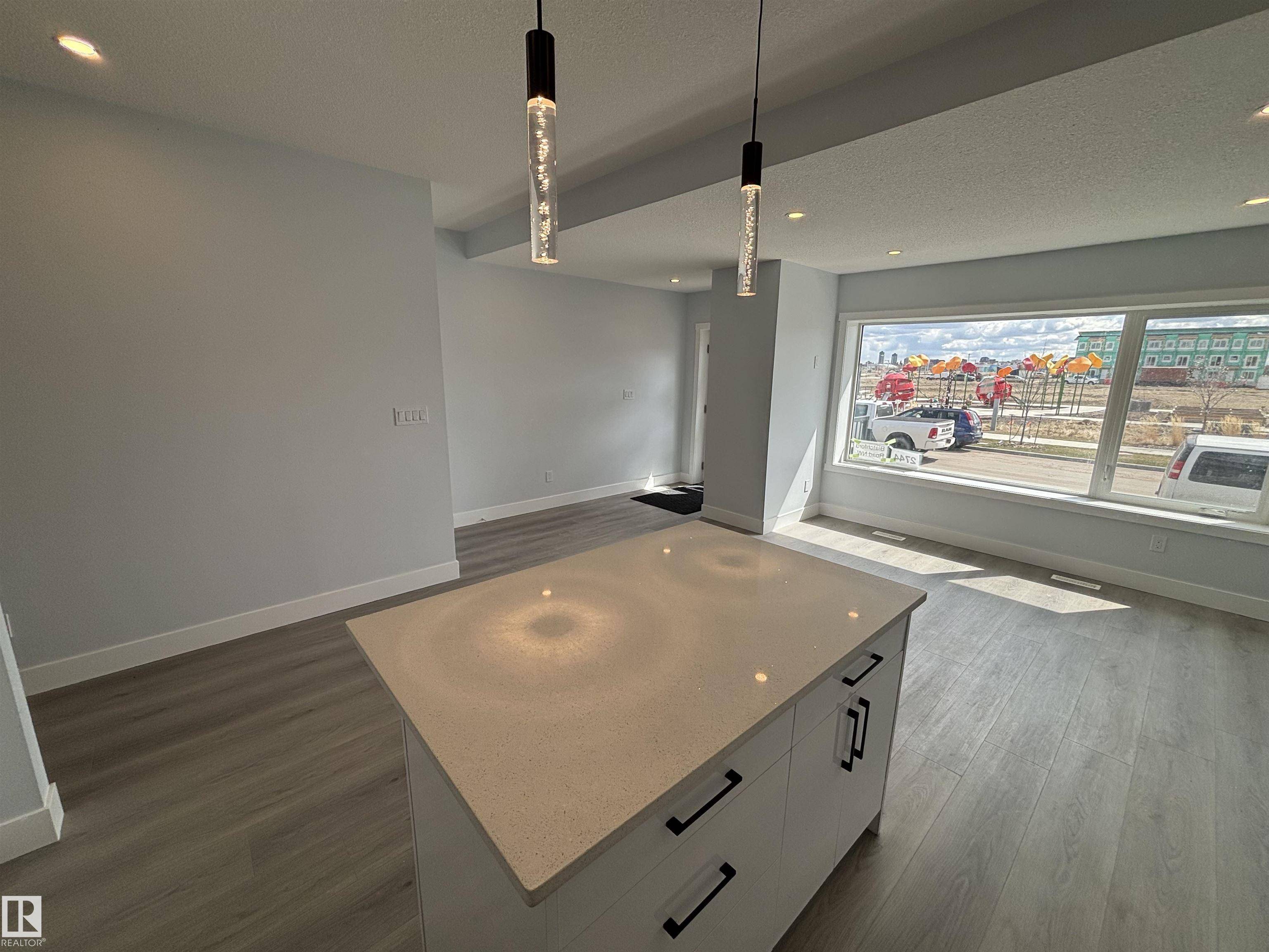 Edmonton, AB T5G 0W6,2744 BLATCHFORD RD NW