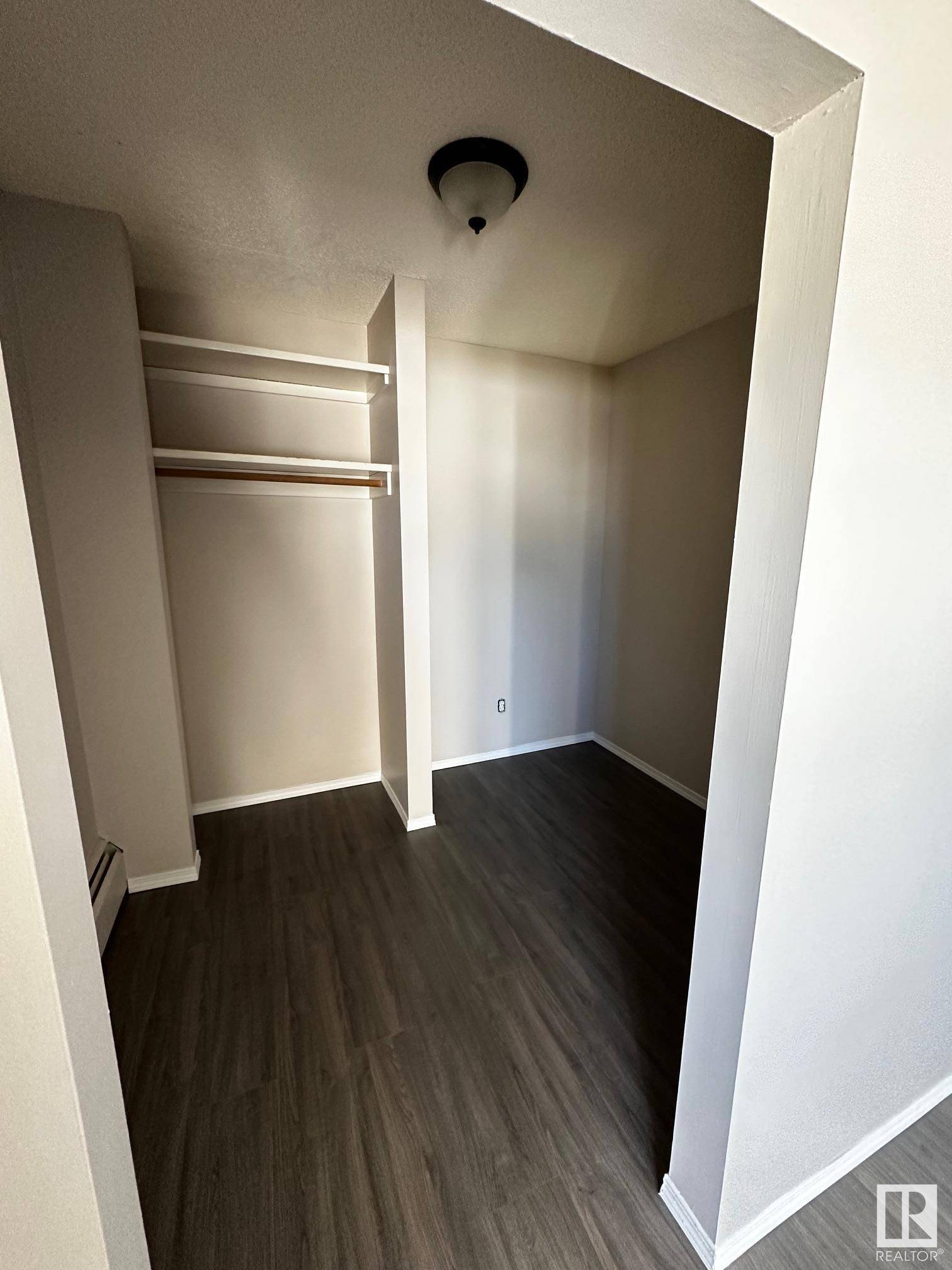 Edmonton, AB T5C 1M7,#8 12725 81 ST NW