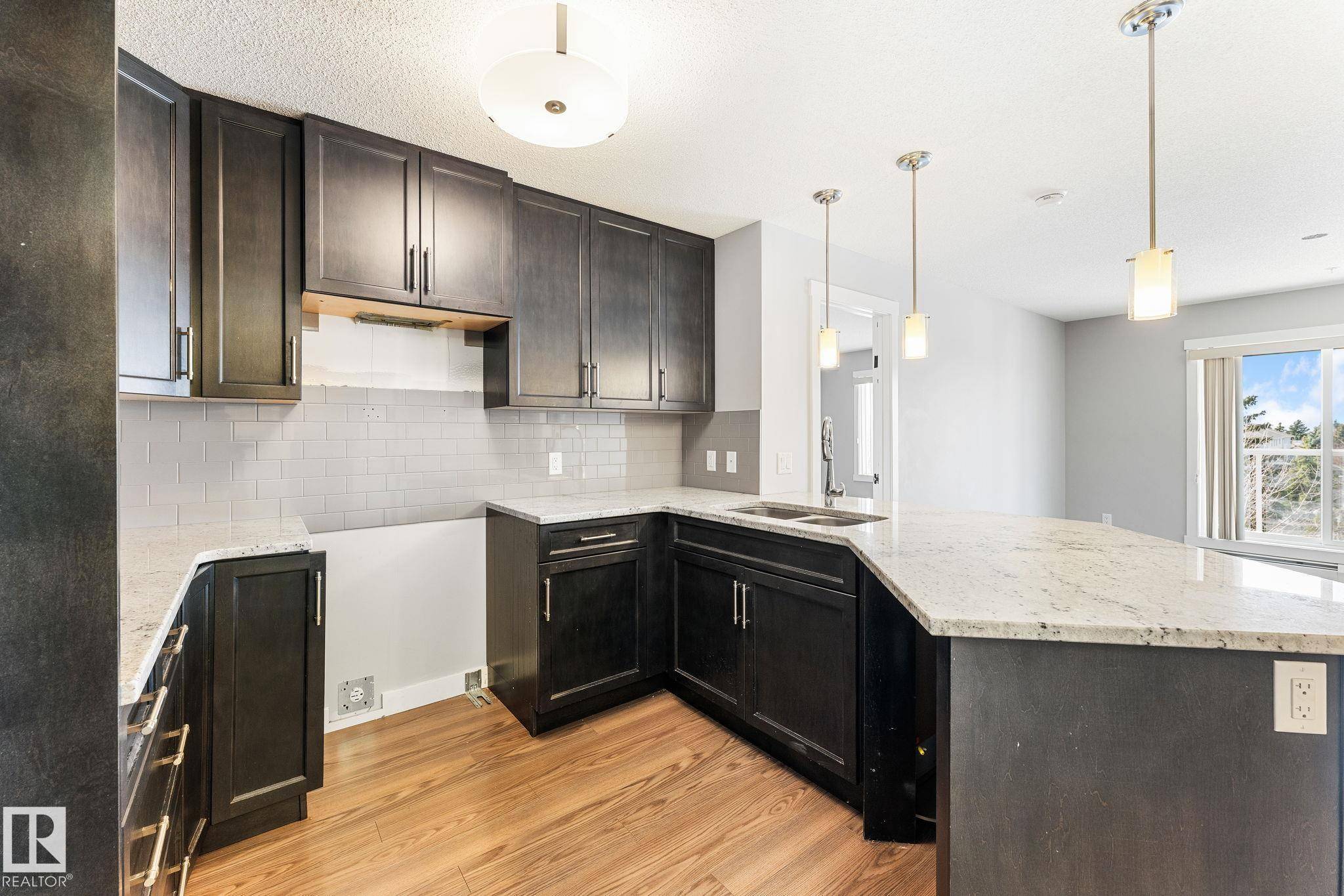 Edmonton, AB T5T 0W6,#303 2229 44 AV NW