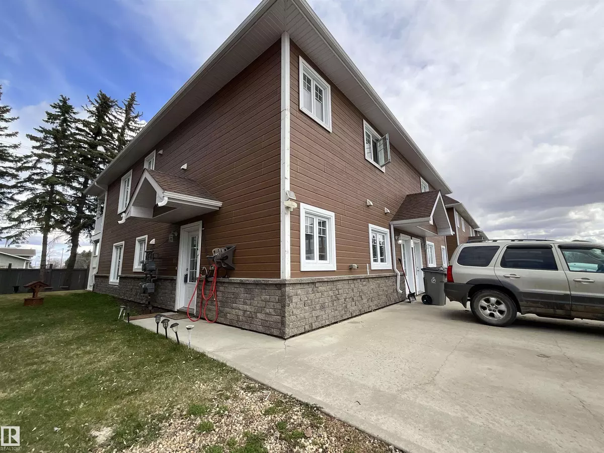 Morinville, AB T8R 1A6,#16 10107 101 AV