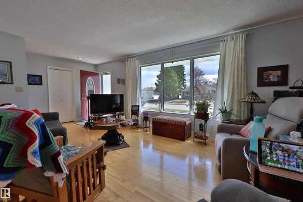 Morinville, AB T8R 1G1,10204 97 AV