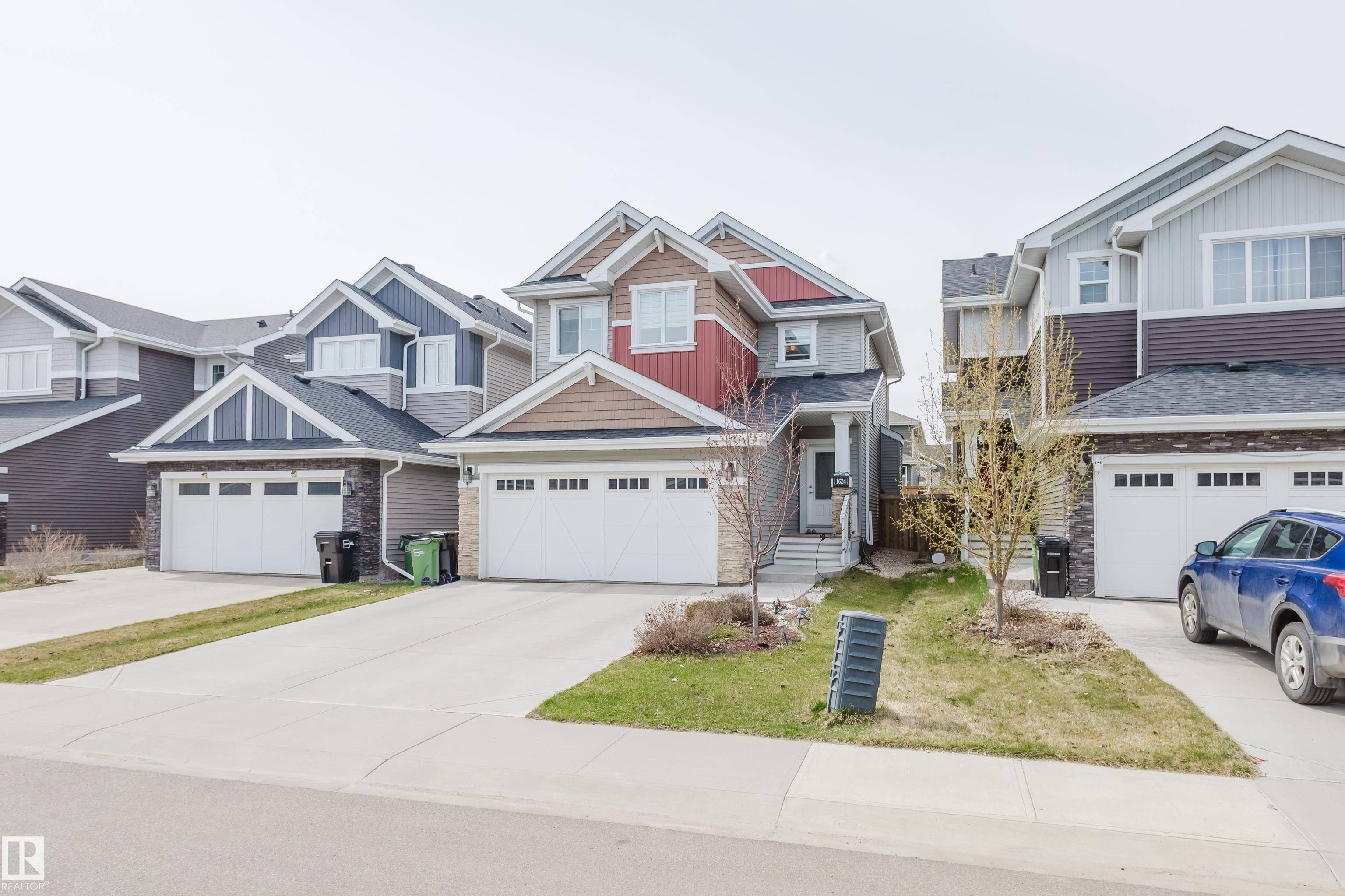 1624 168 ST SW, Edmonton, AB T6W 3R7