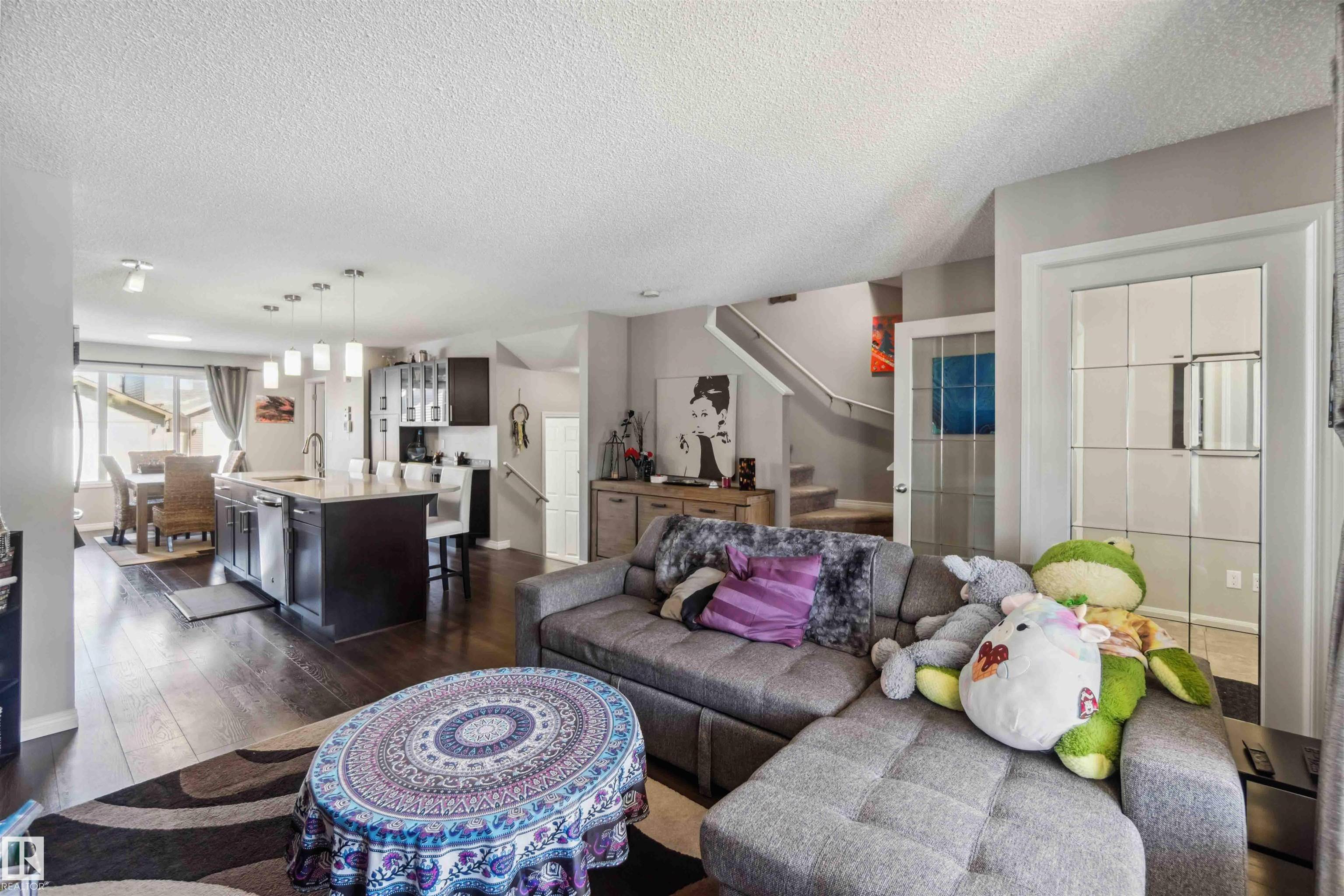Edmonton, AB T6X 2B6,3439 CHERRY WY SW