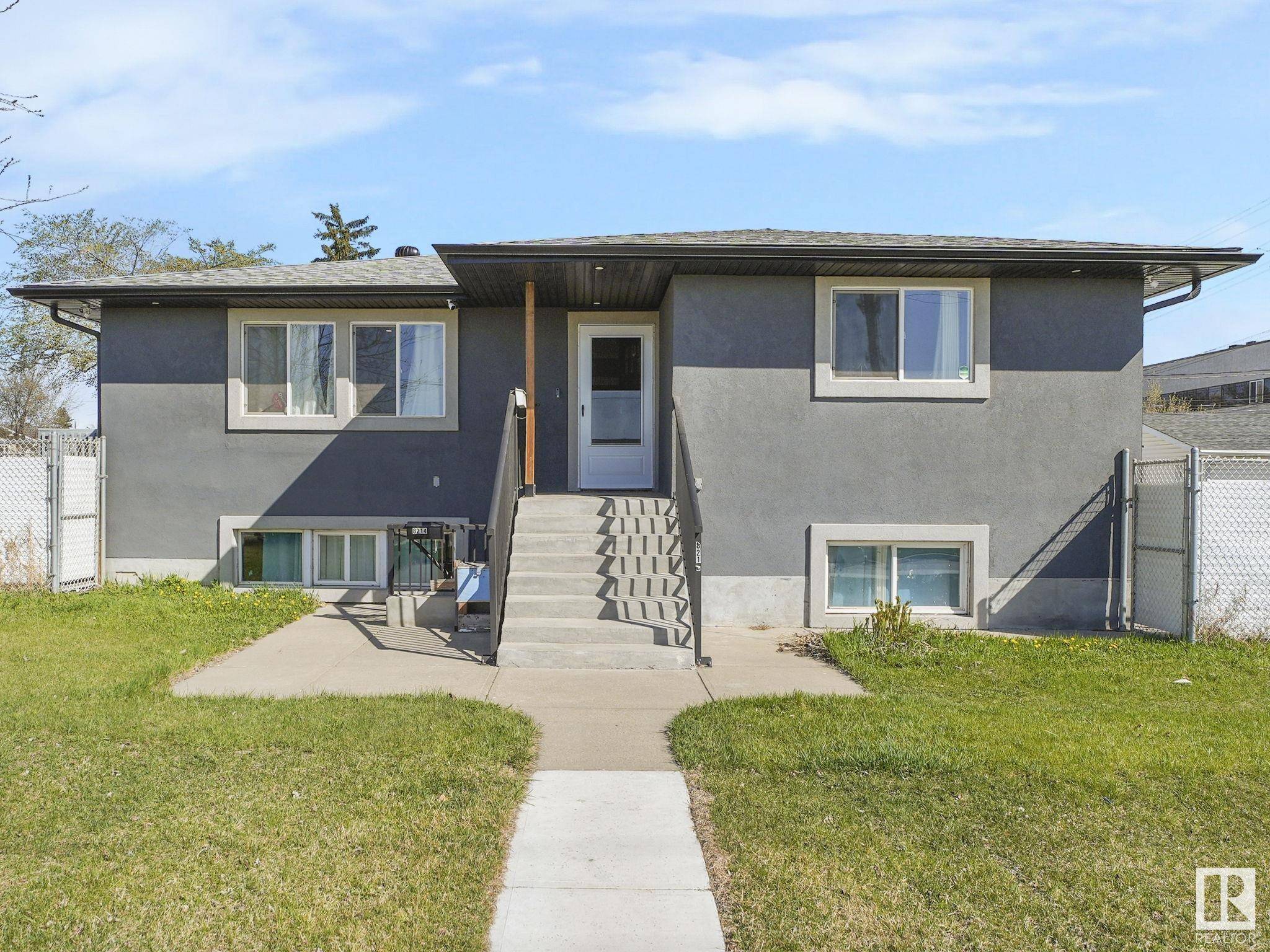 Edmonton, AB T5E 0A2,8214 127 AV NW