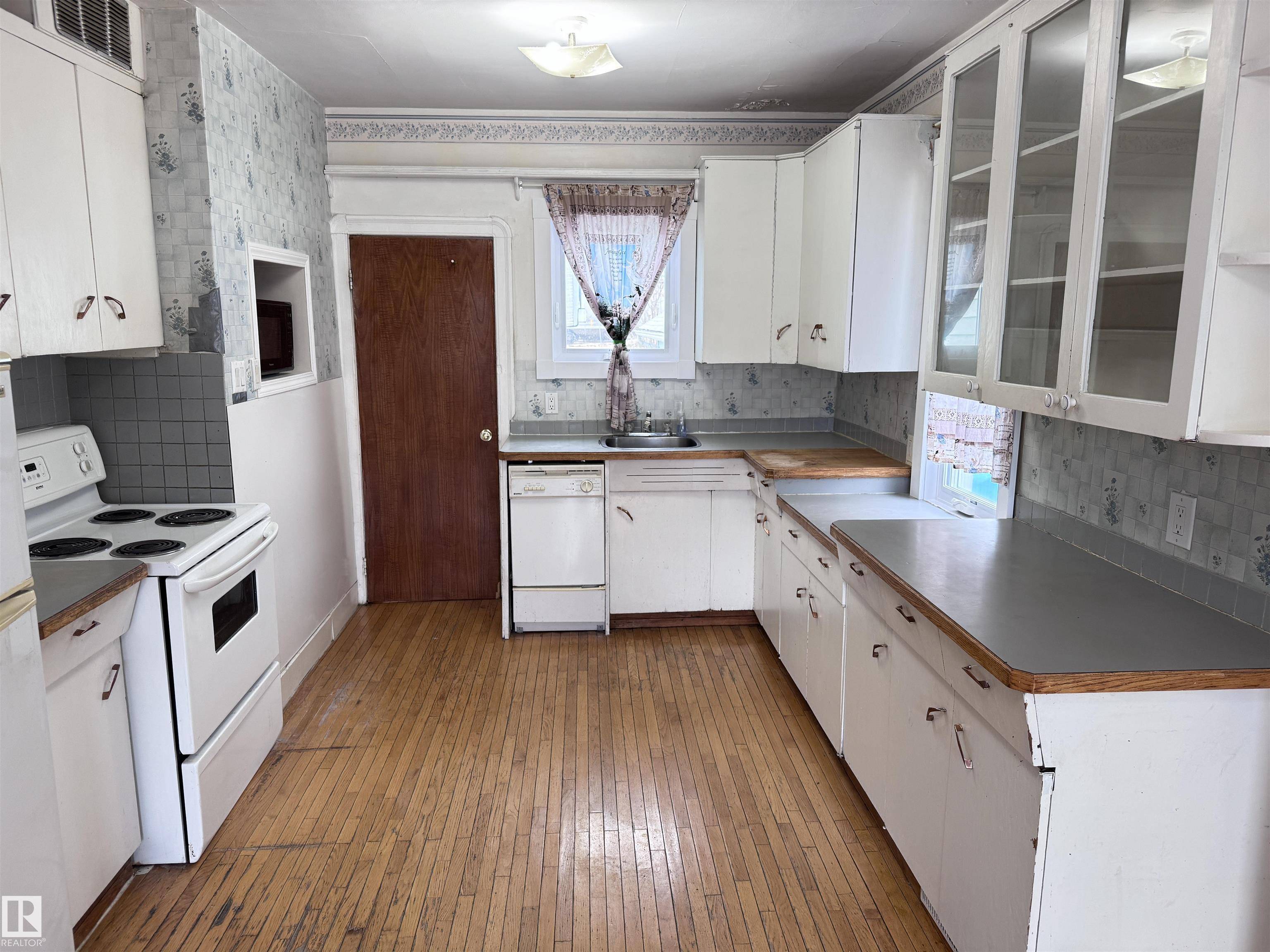 Westlock, AB T7P 1P3,9823 109 ST