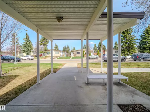 Edmonton, AB T6J 0R5,#308 11445 41 AV NW