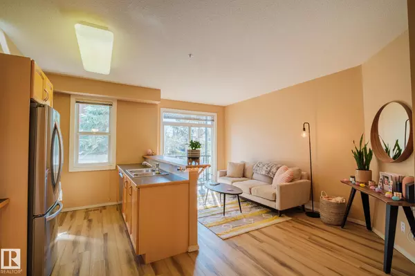 #205 8619 111 ST NW, Edmonton, AB T6W 2W1