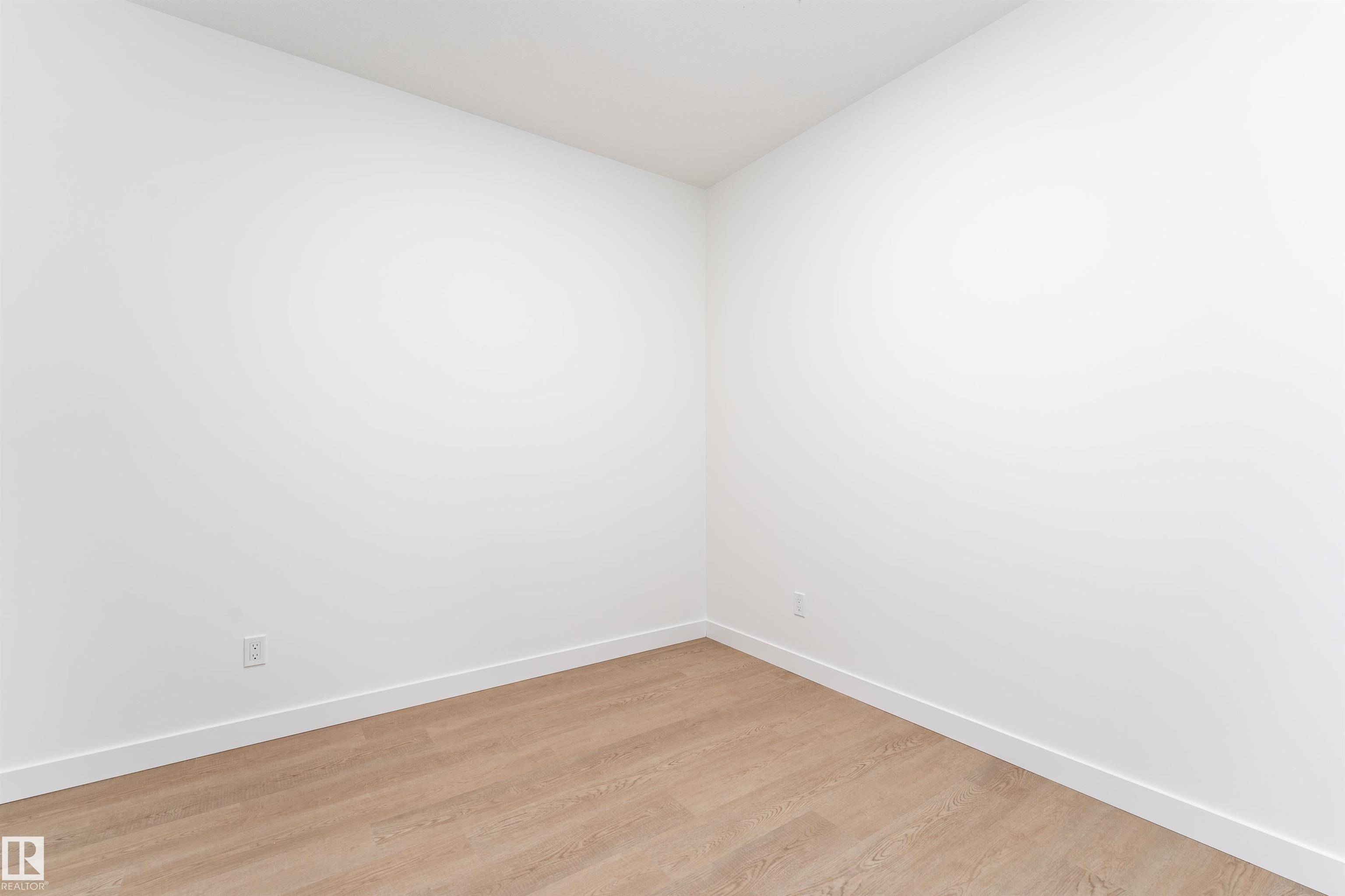 Edmonton, AB T5T 7T1,22128 94 AV NW