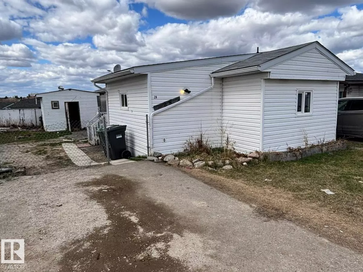 Cold Lake, AB T9M 1Z3,28 4405 50 AV