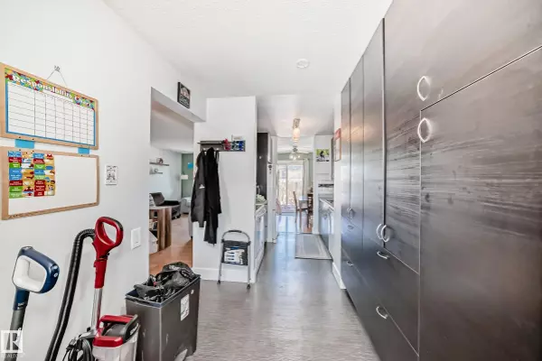 St. Albert, AB T8N 1E9,67 GRANDIN VG