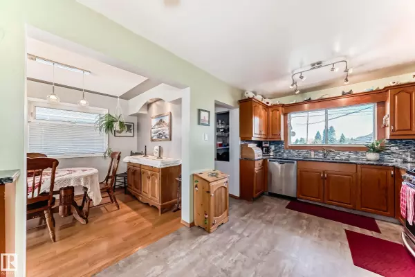 Edmonton, AB T6A 0C1,6916 98a AV NW