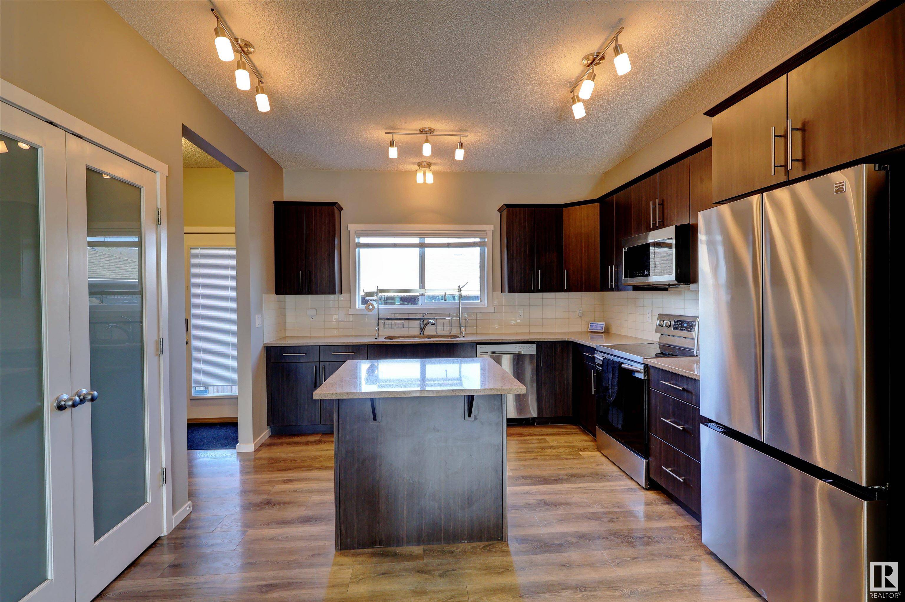 Edmonton, AB T6X 2E1,2546 ORCHARDS WY SW
