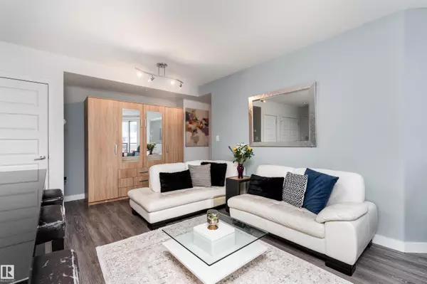 Edmonton, AB T5J 0C2,#1106 10388 105 ST NW