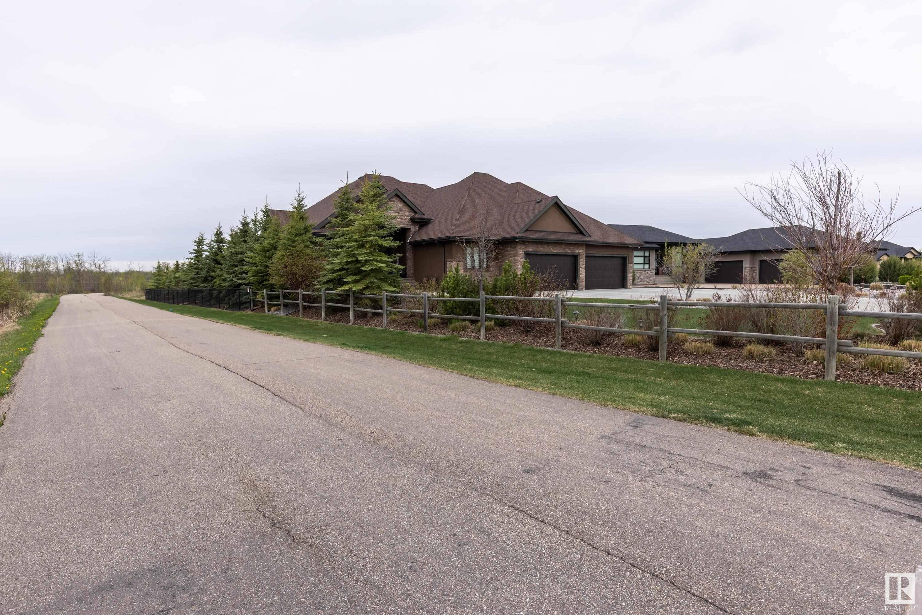 Rural Strathcona County, AB T8C 1B1,272 52367 RGE ROAD 223