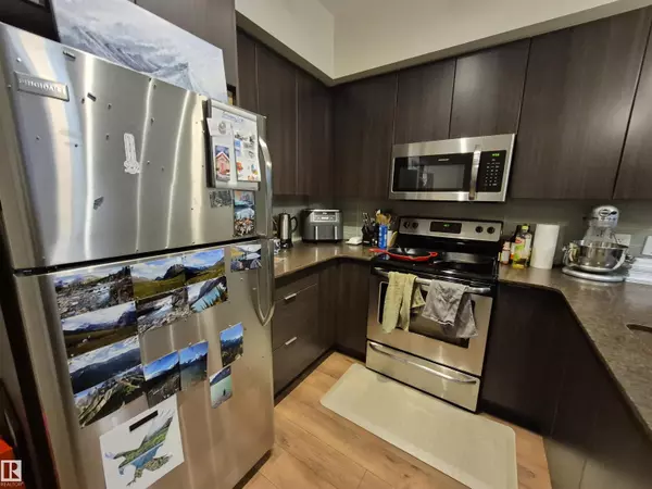 Edmonton, AB T6E 2T7,#107 9907 91 AV NW