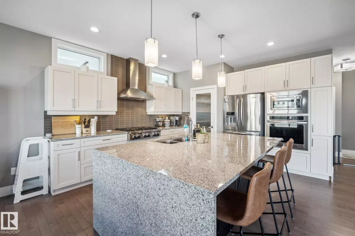 Edmonton, AB T6W 2H4,2135 GLENRIDDING WY SW
