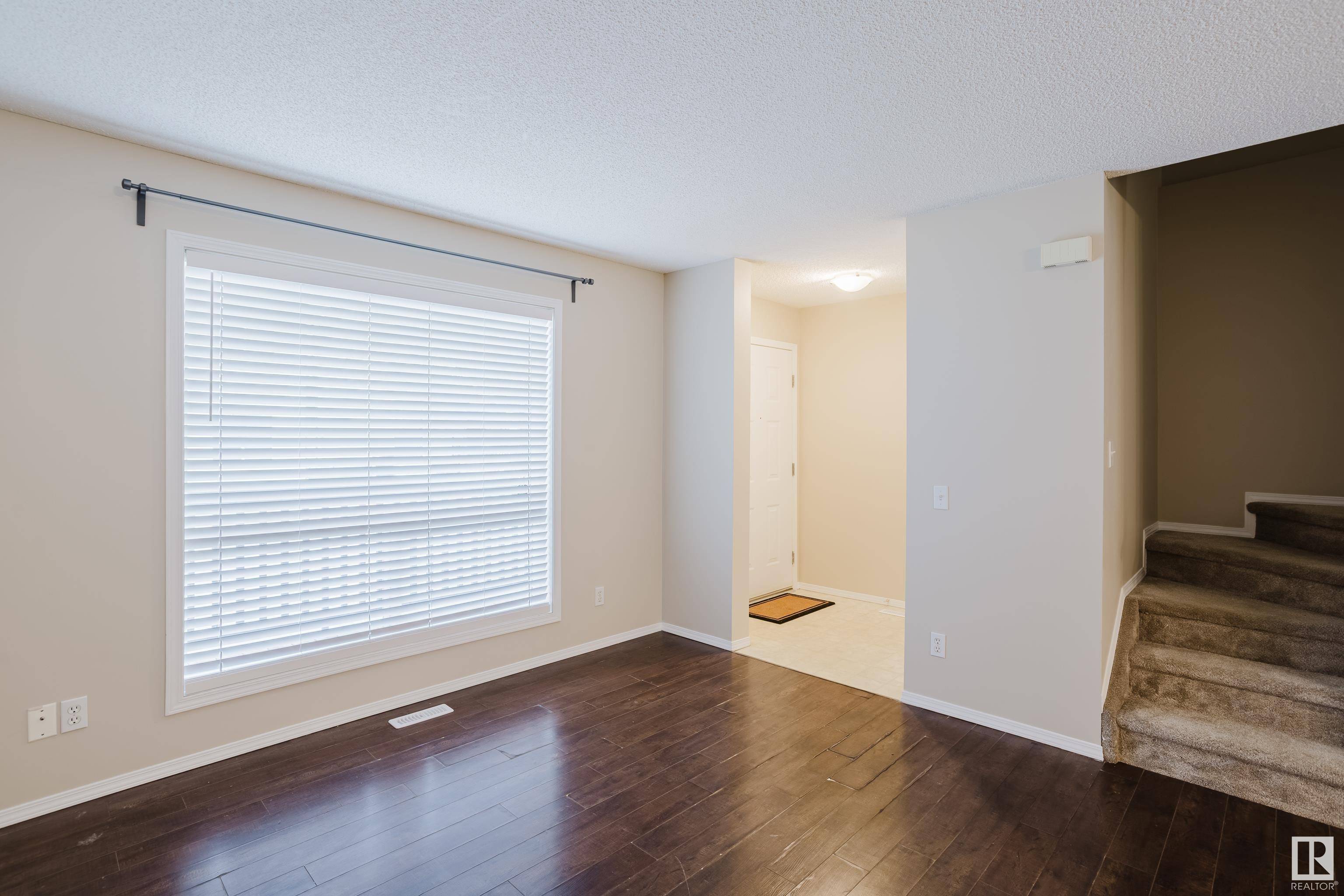 Edmonton, AB T5H 4M7,#133 10909 106 ST NW