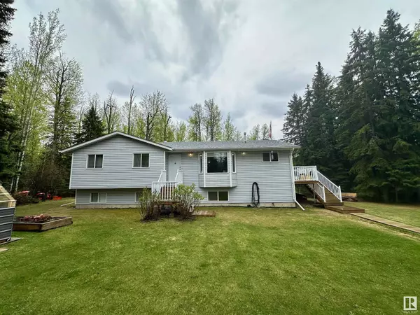 4713 50 Ave, Violet Grove, AB T7A 2A1