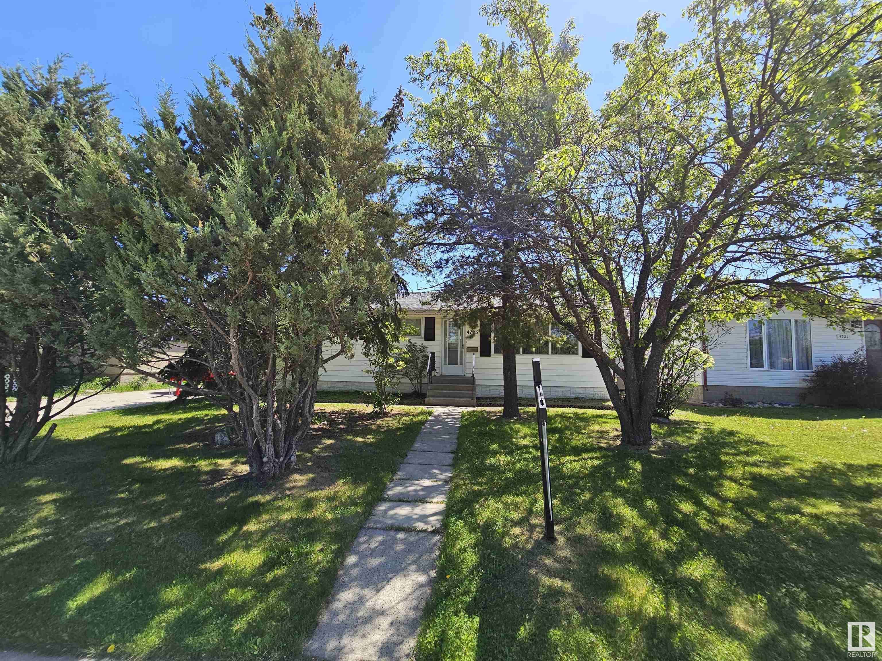 Drayton Valley, AB T7A 1H1,4725 44 ST