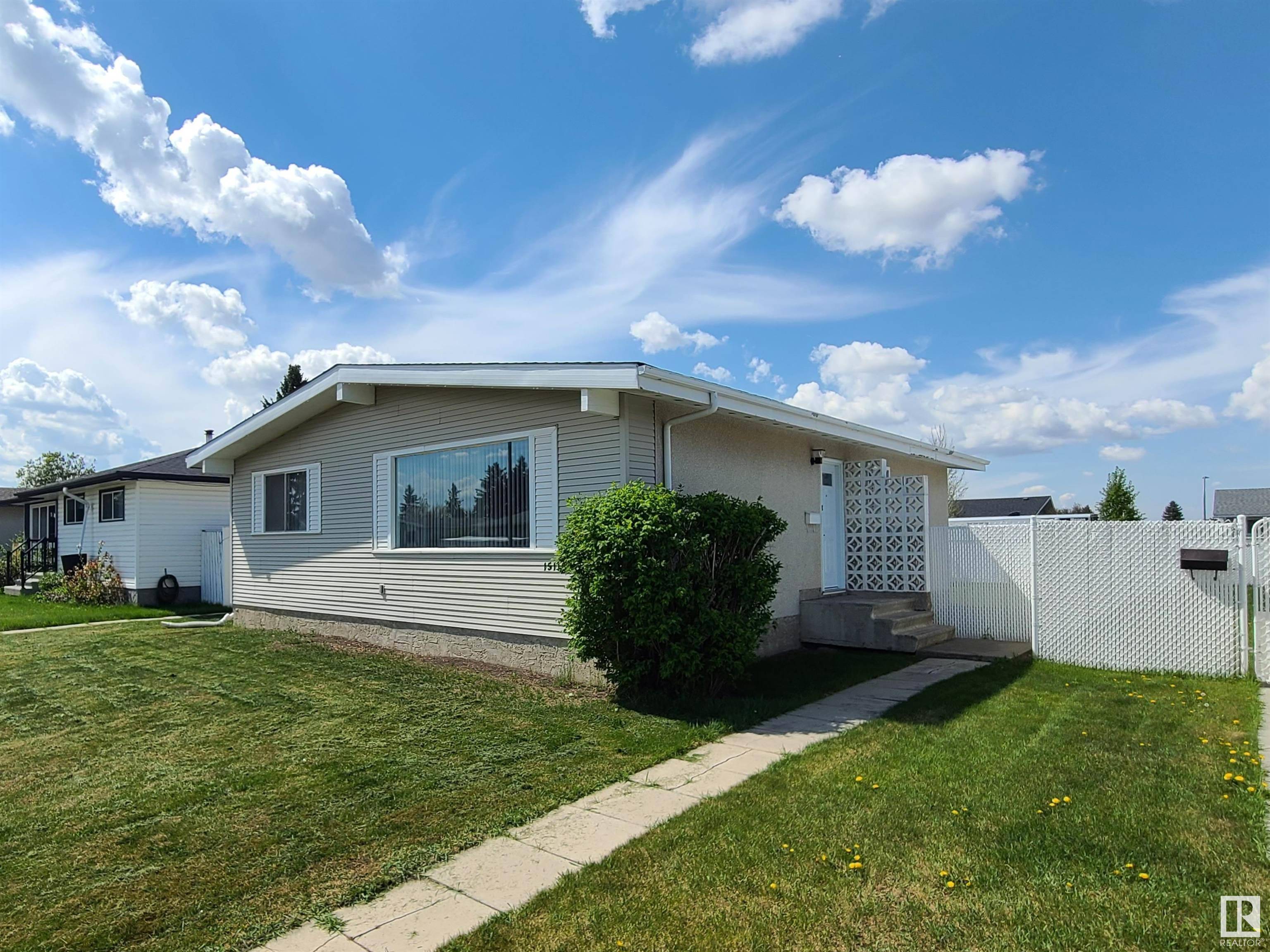 Edmonton, AB T5C 1A7,15116 75A ST NW
