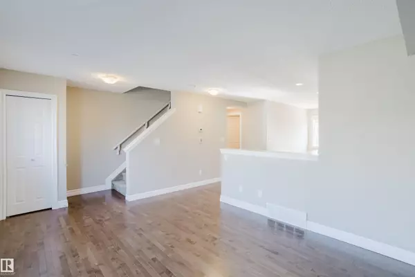 Edmonton, AB T6X 0W7,5311 3 AV SW