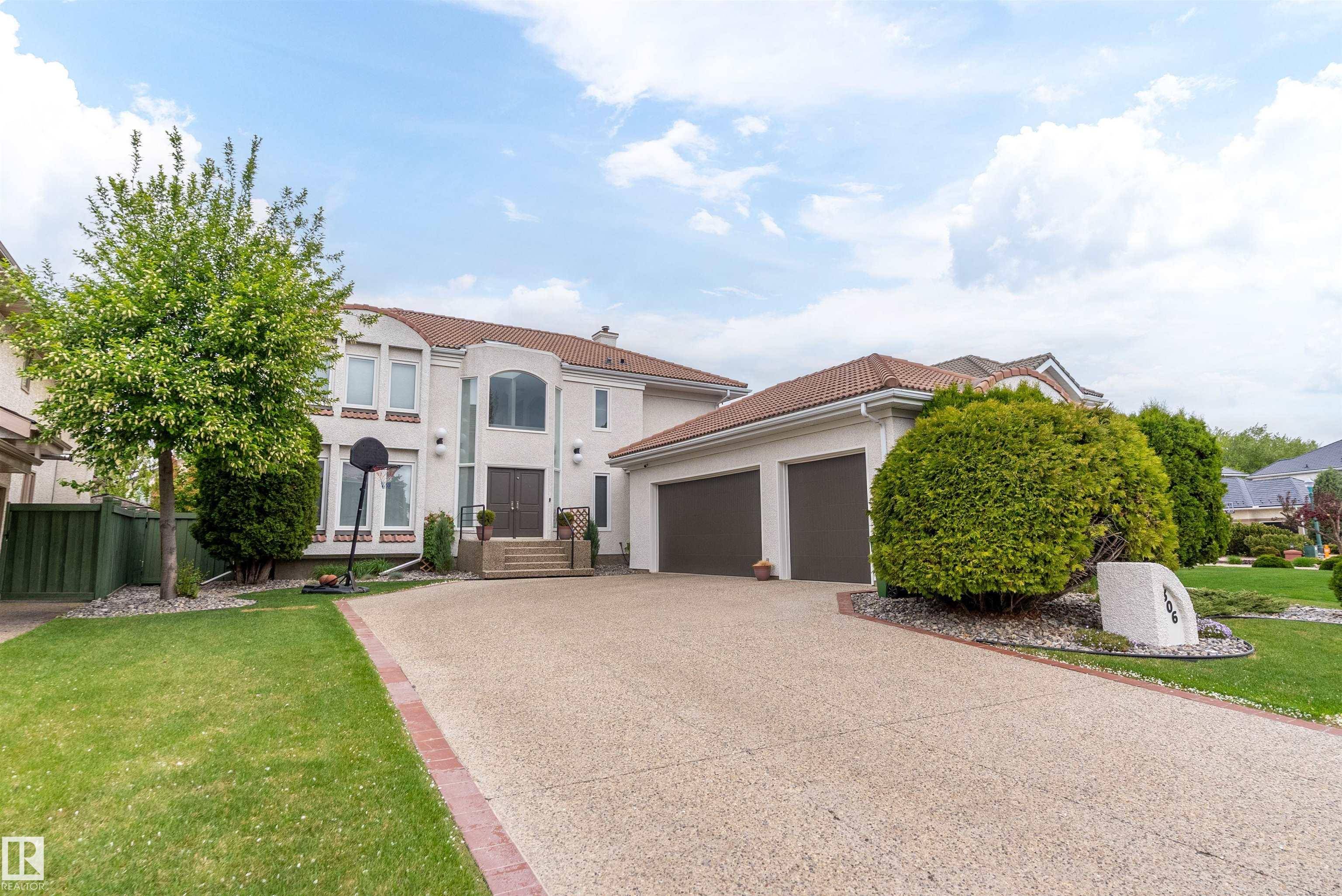 Edmonton, AB T6M 2J4,306 WEAVER PT NW NW