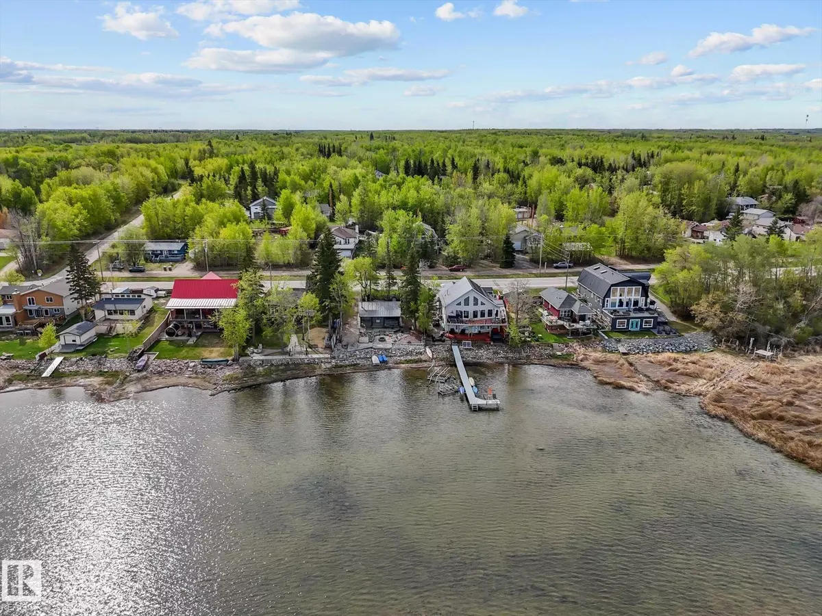 Rural Lac Ste. Anne County, AB T0E 0A0,5539 SUNSET DR