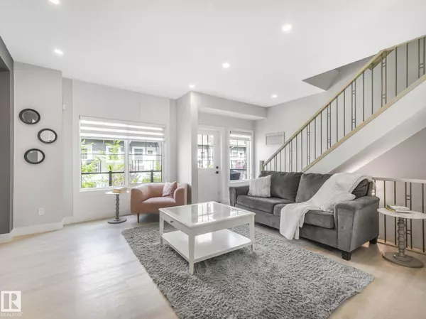 Edmonton, AB T6M 0Y8,#12 230 EDGEMONT RD NW NW