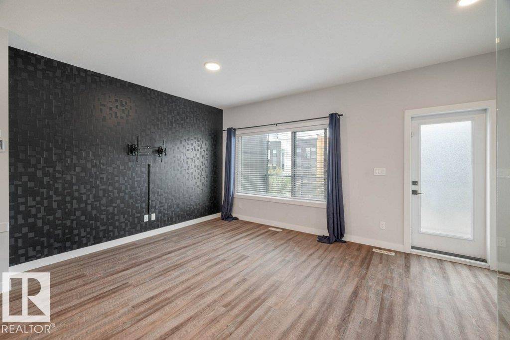 Edmonton, AB T6W 4B6,1705 KEENE CR SW