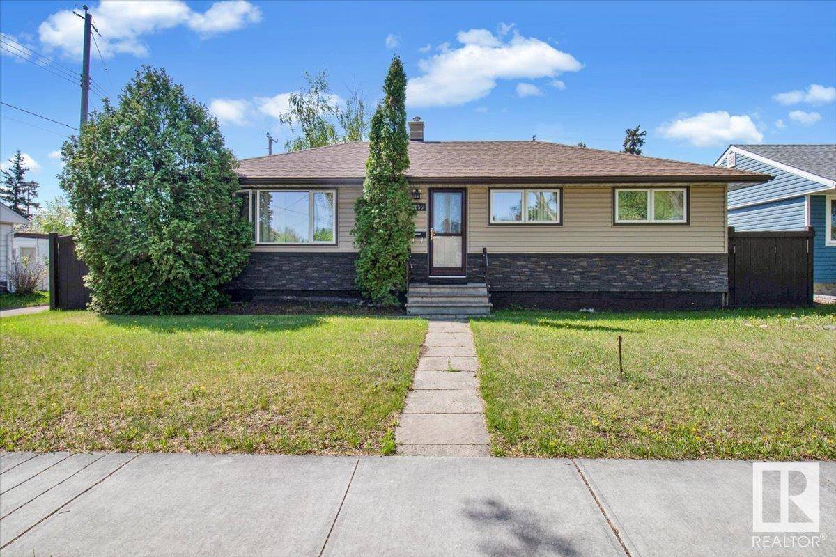 Edmonton, AB T6E 0H4,8655 64 AV NW