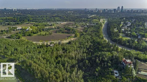 Edmonton, AB T6G 2A8,8638 SASKATCHEWAN DR NW