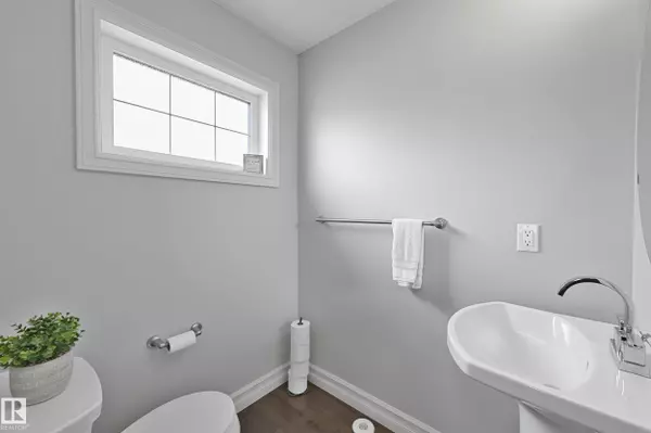 Fort Saskatchewan, AB T8L 0N4,2 DICKENS ST