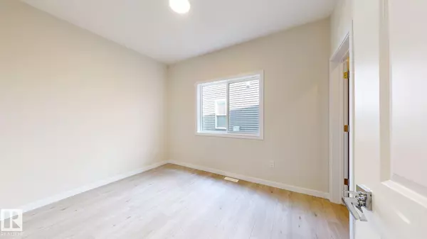 Edmonton, AB T6X 3A9,4856 HAWTHORN BEND BN SW