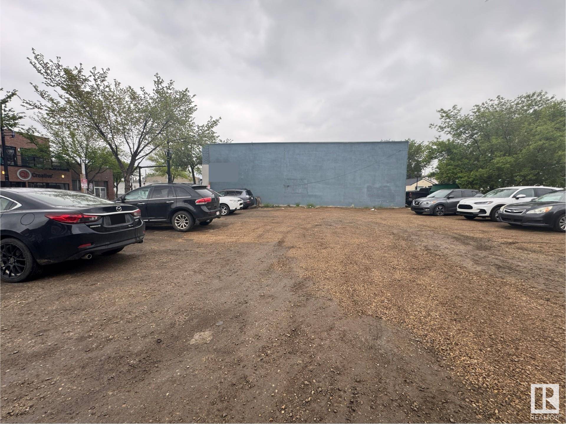 Edmonton, AB T5G 0N5,9413 118 AV NW
