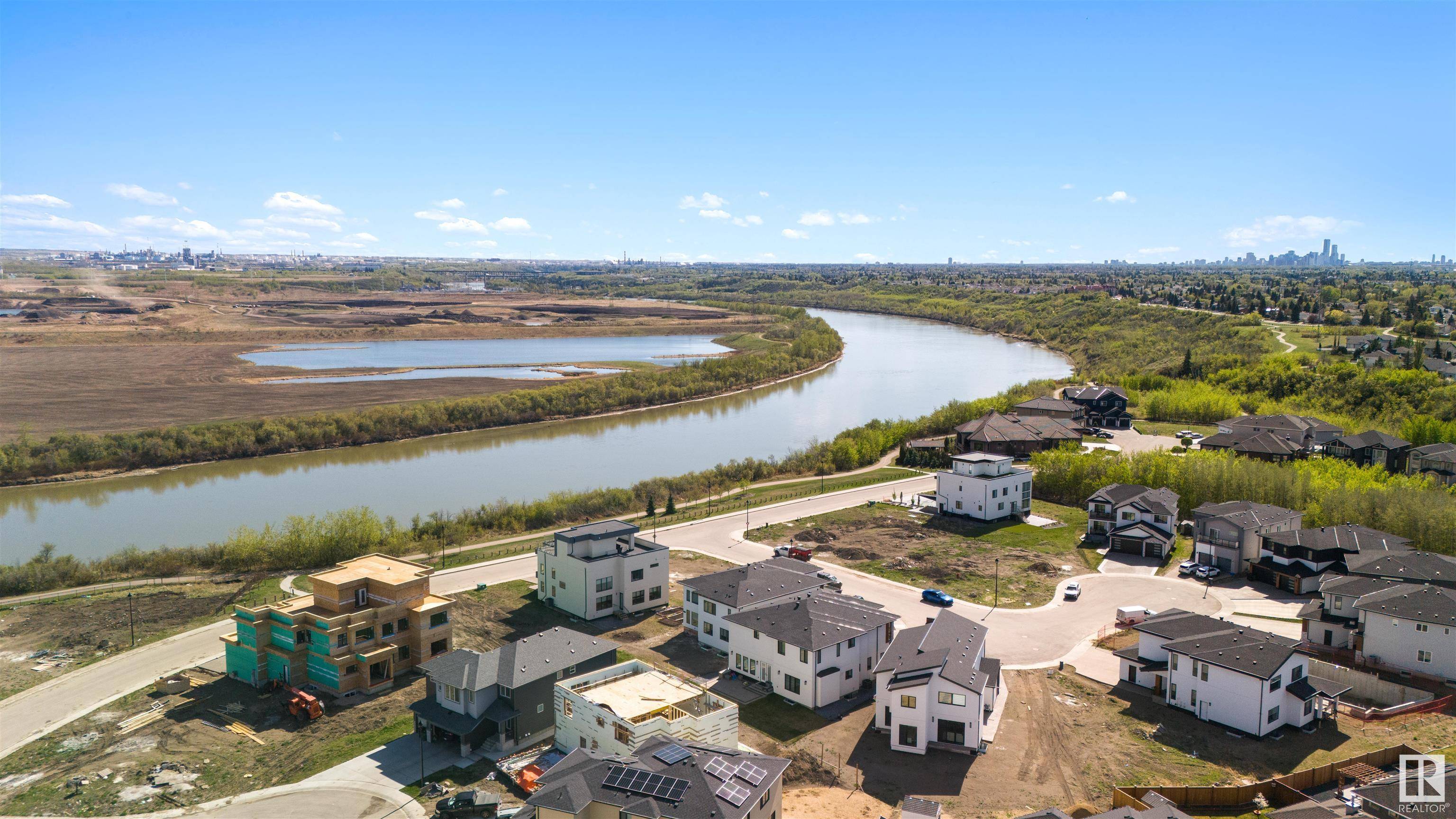 Edmonton, AB T5Y 3Z6,14619 11 ST NW