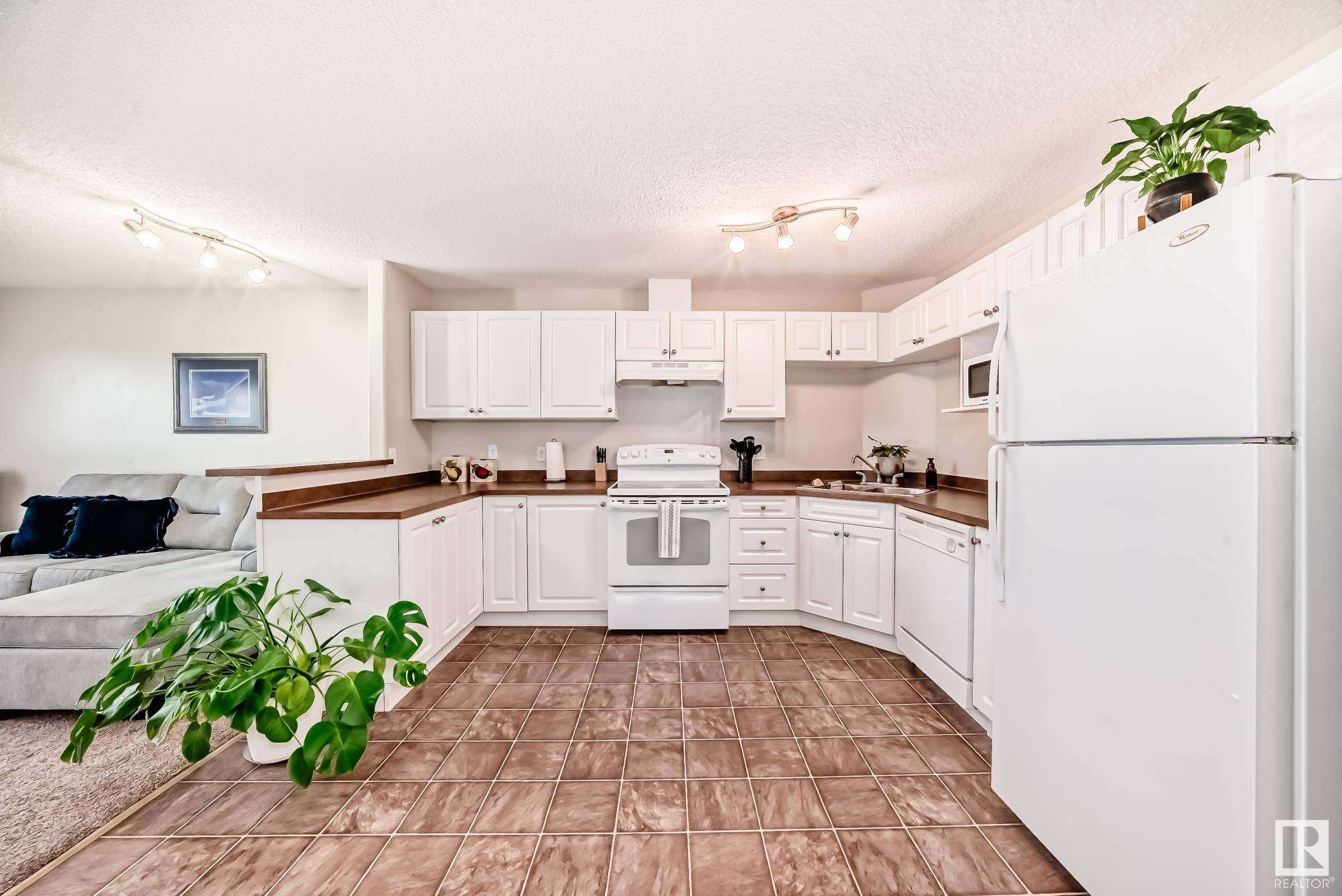 Edmonton, AB T6R 0N2,#1321 9363 SIMPSON DR NW