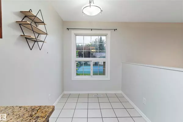 Edmonton, AB T6L 6H3,#9 4630 17 AV NW