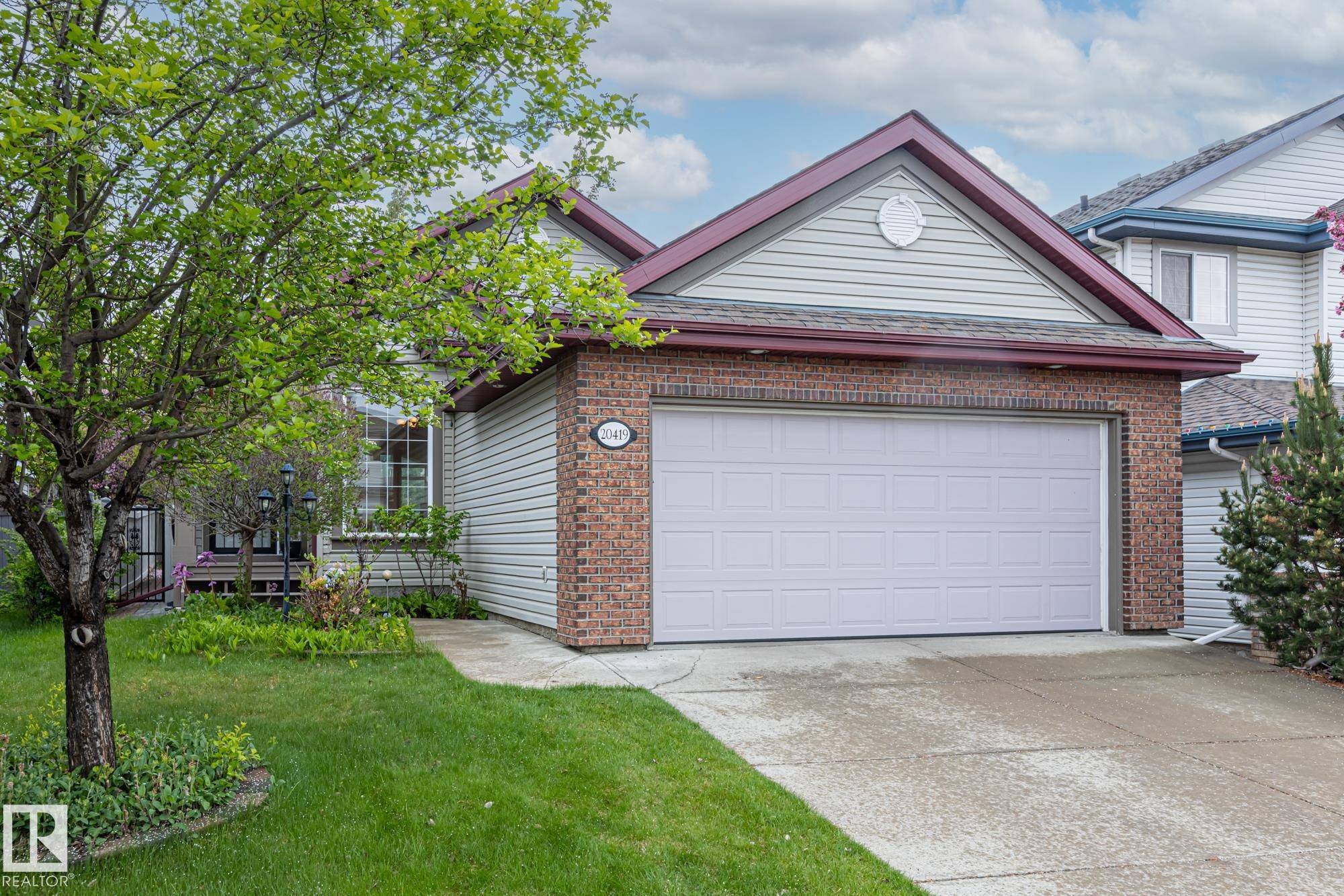 Edmonton, AB T6M 2Z5,20419 60 AV NW