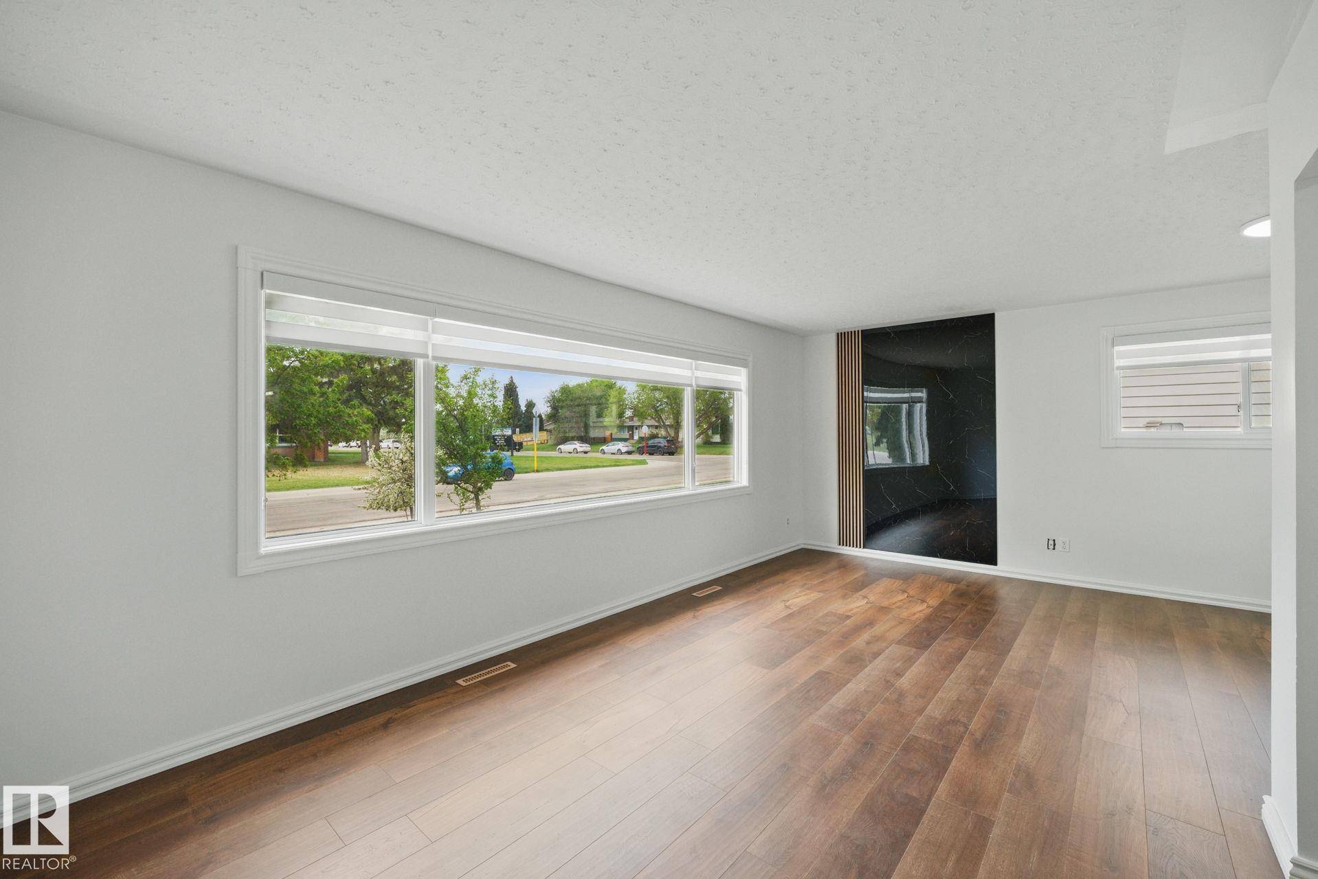 Edmonton, AB T5L 4B3,13316 136 AV NW