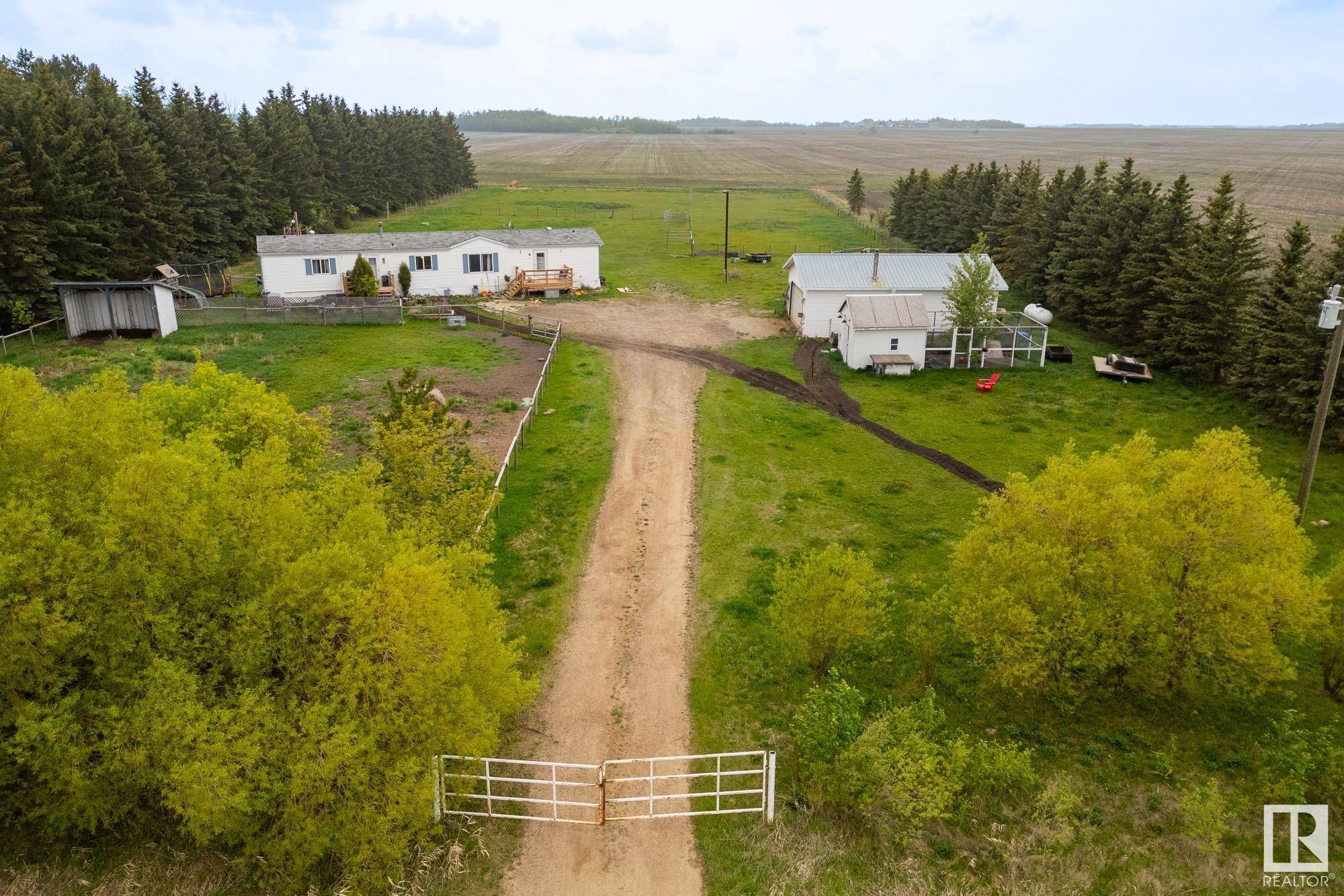 Rural Sturgeon County, AB T8R 1P4,55524 RGE ROAD 261