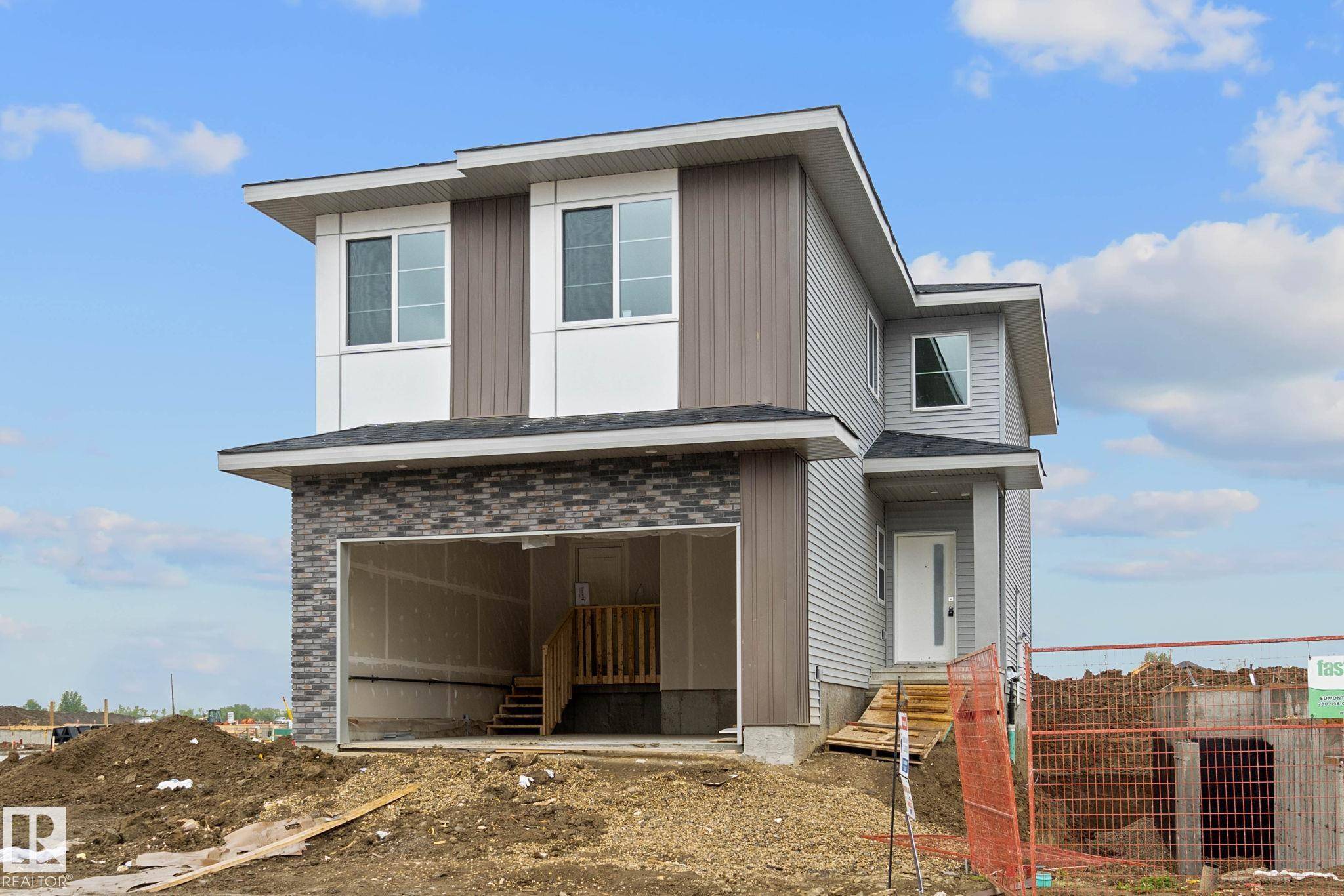 Edmonton, AB T6M 1N9,2508 210 ST NW
