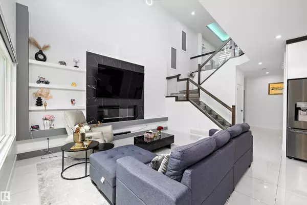 Edmonton, AB T6W 5E6,5343 KIMBALL PL SW