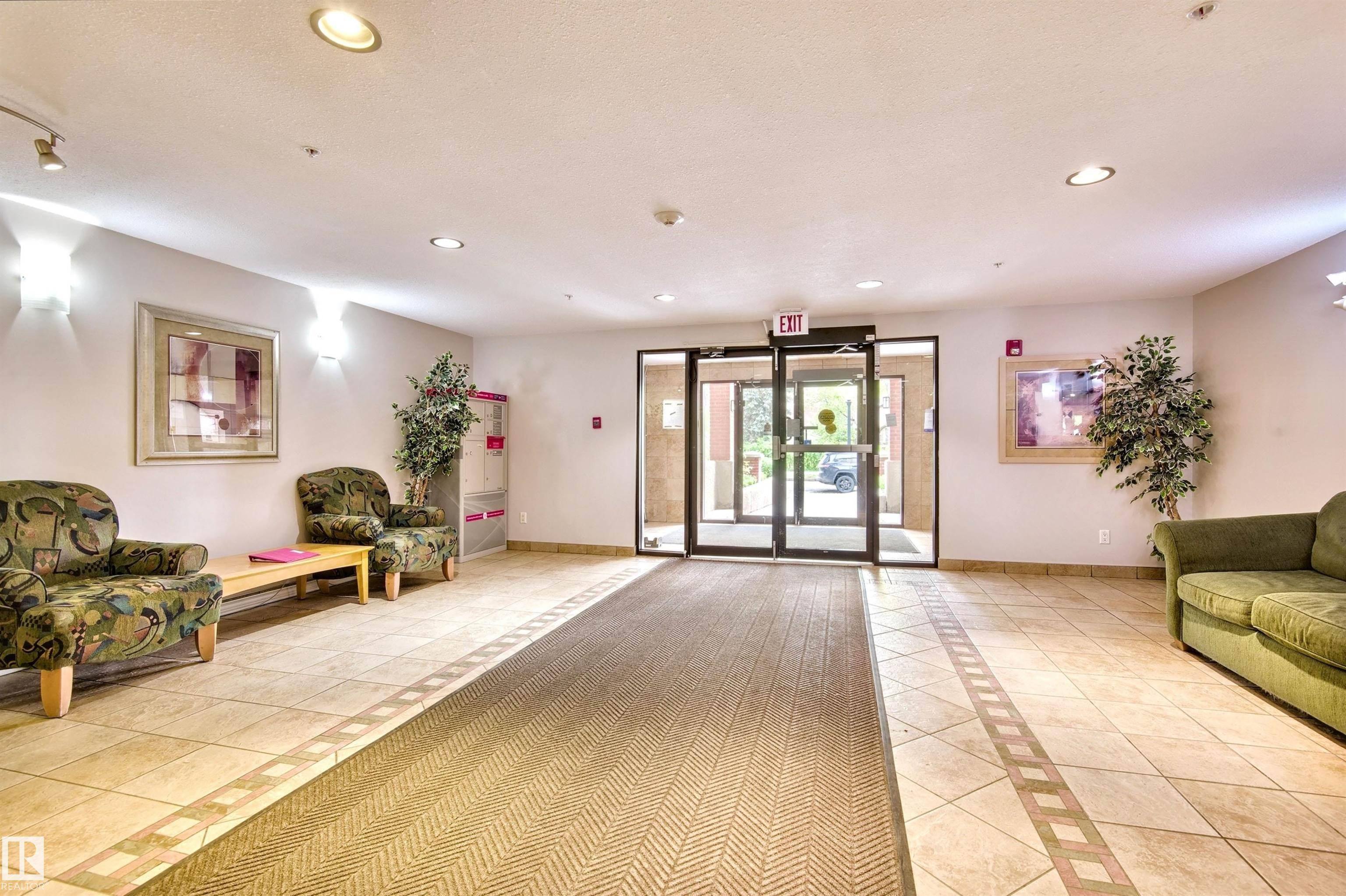 Edmonton, AB T5K 2X7,#403 9938 104 ST NW