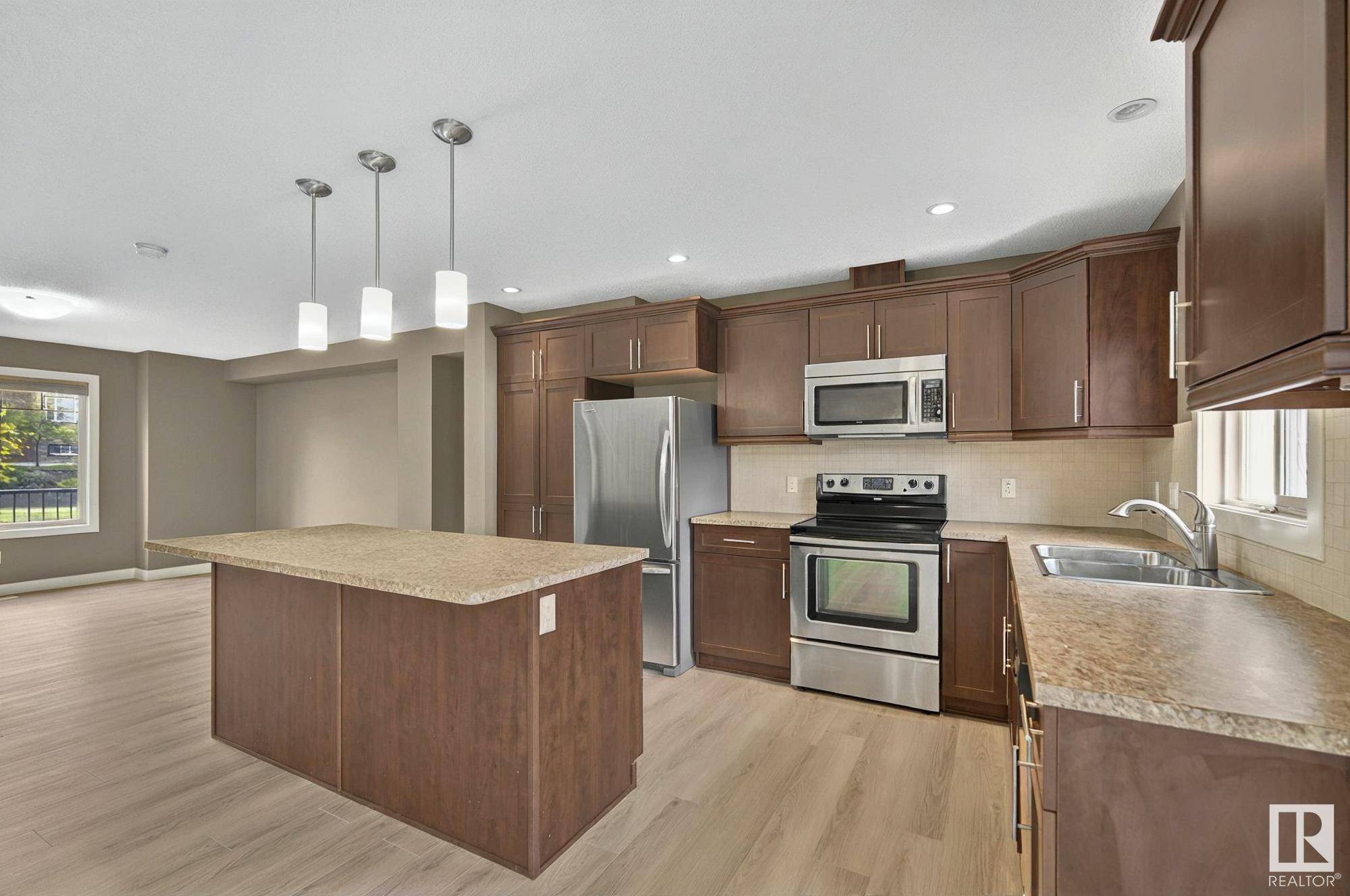 #203 401 PALISADES WY, Sherwood Park, AB T8H 0R7