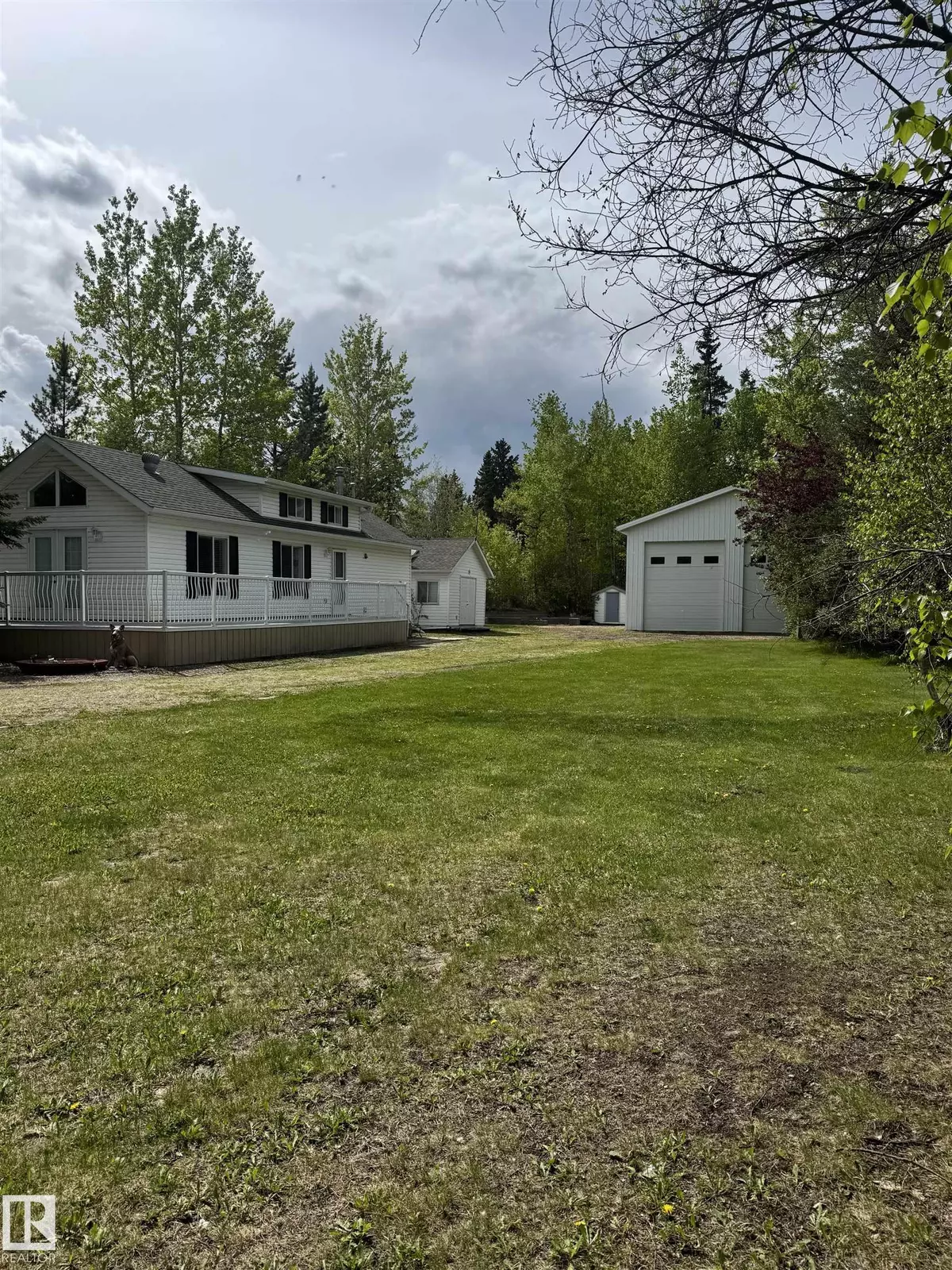 Rural Lac Ste. Anne County, AB T0E 0L0,#121 4418 HWY 633