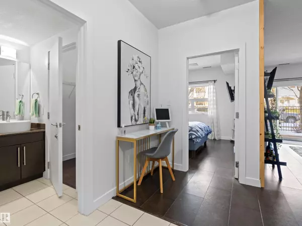 Edmonton, AB T5K 2E4,#109 11203 103A AV NW