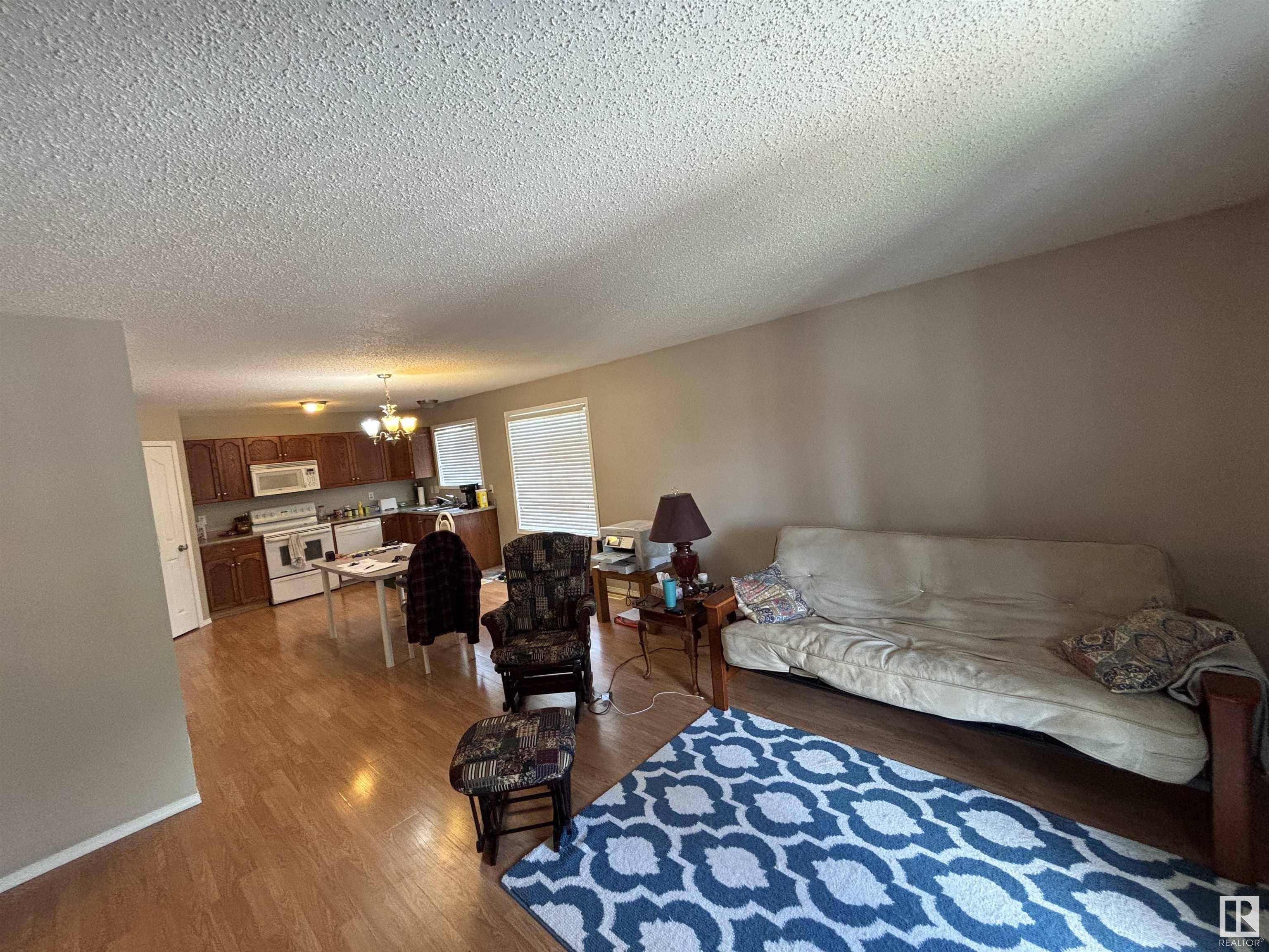 Cold Lake, AB T9M 1Y4,#D 4716 49 ST