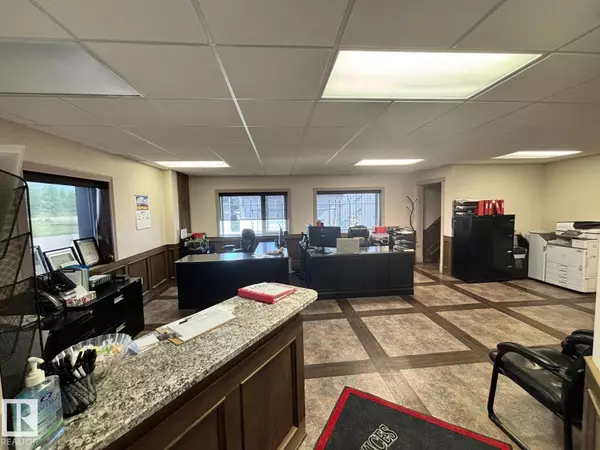 Drayton Valley, AB T7A 1S8,5739 50A ST